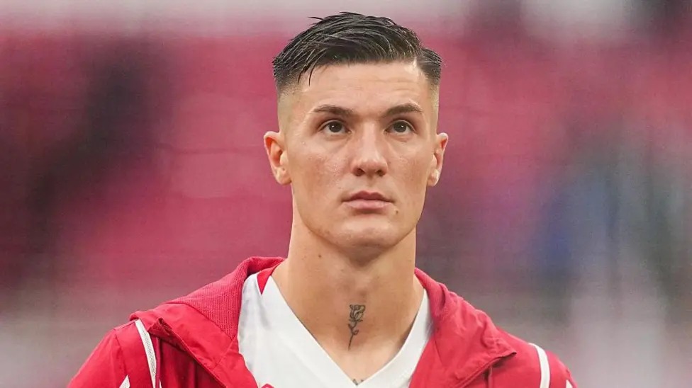 本杰明·塞斯科代表斯洛文尼亞出場41次，攻入16球