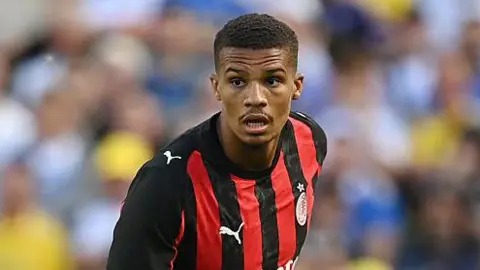 馬利克·蒂奧是紐卡斯爾今夏的第三筆簽約