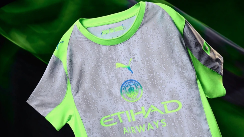 曼城隊2025-26賽季第三球衣靈感源自雨水