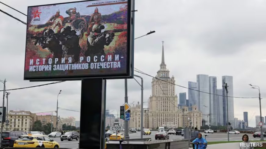 莫斯科的夏季節(jié)日以音樂和燈光吸引著眾多人群