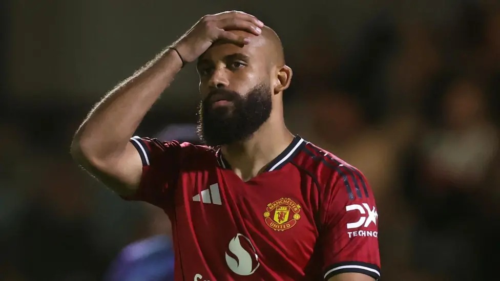 布萊恩·姆貝莫罰失關鍵點球,曼聯負于格里姆斯比