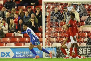 聯賽杯巴恩斯利0-6布萊頓 迭戈·戈麥斯帽子戲法1人打