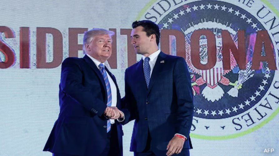 美國總統唐納德·特朗普和右翼青年活動家查理·柯克出席華盛頓特區的一場活動