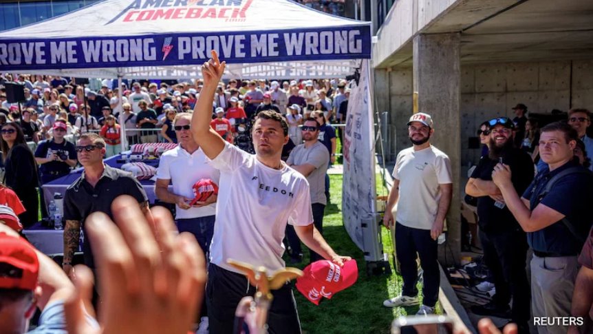 查理·柯克于周三在猶他谷大學的一次戶外活動中被暗殺