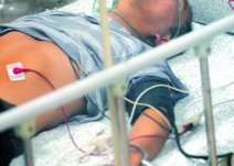 失戀男子尋死要買安眠藥 遭拒絕后劫持女醫(yī)生